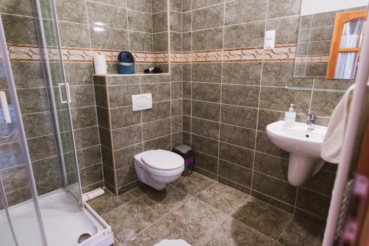 Отель Rozsakert Vendeghaz Romhany Экстерьер фото