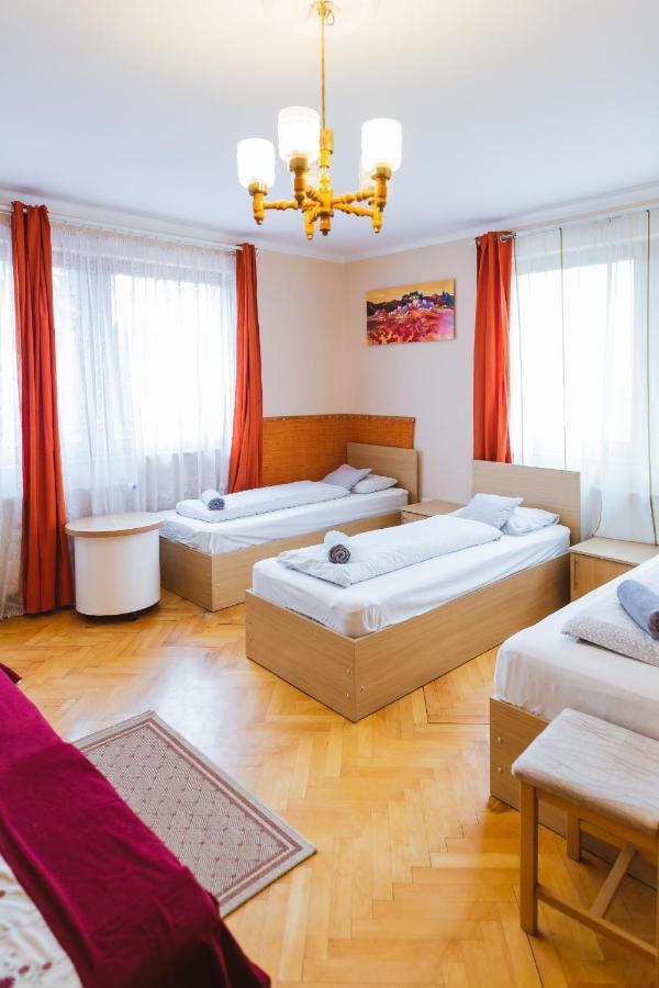 Отель Rozsakert Vendeghaz Romhany Экстерьер фото
