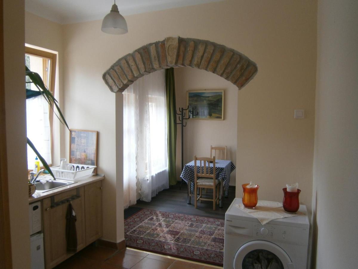 Отель Rozsakert Vendeghaz Romhany Экстерьер фото