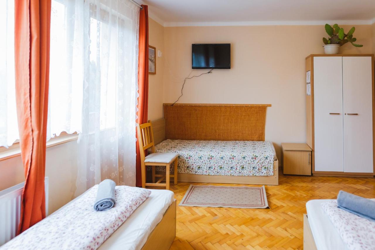 Отель Rozsakert Vendeghaz Romhany Экстерьер фото