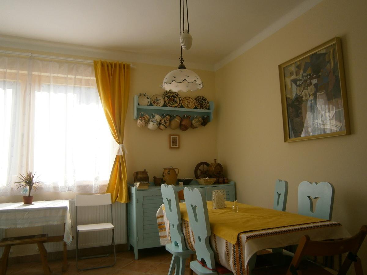 Отель Rozsakert Vendeghaz Romhany Экстерьер фото